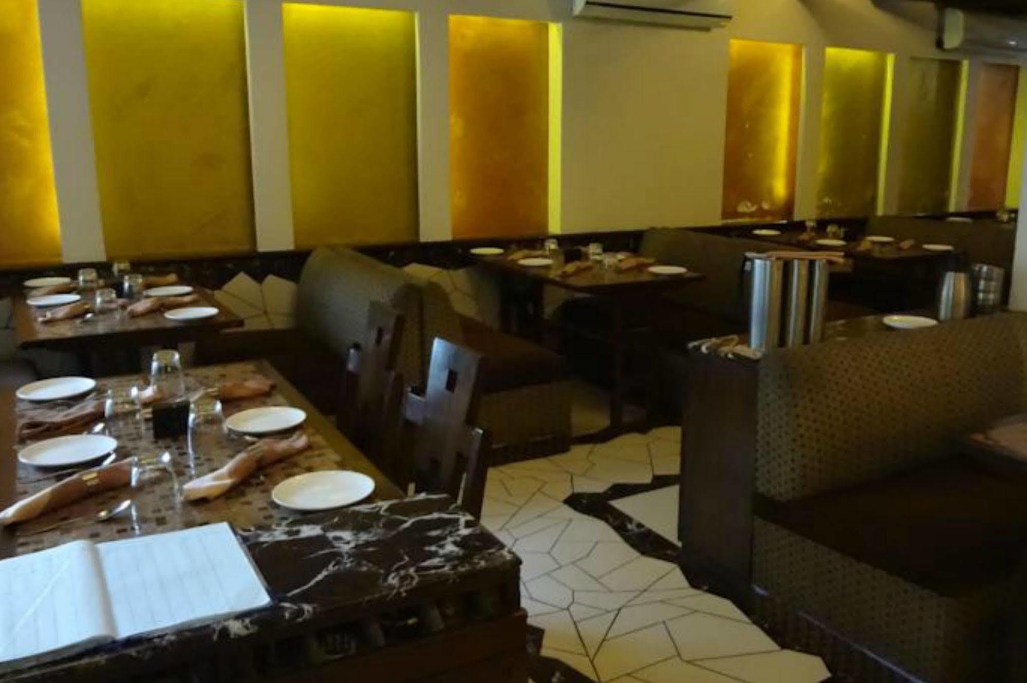 Fabhotel Shubhangan - Nr Bandra Bombaim Exterior foto