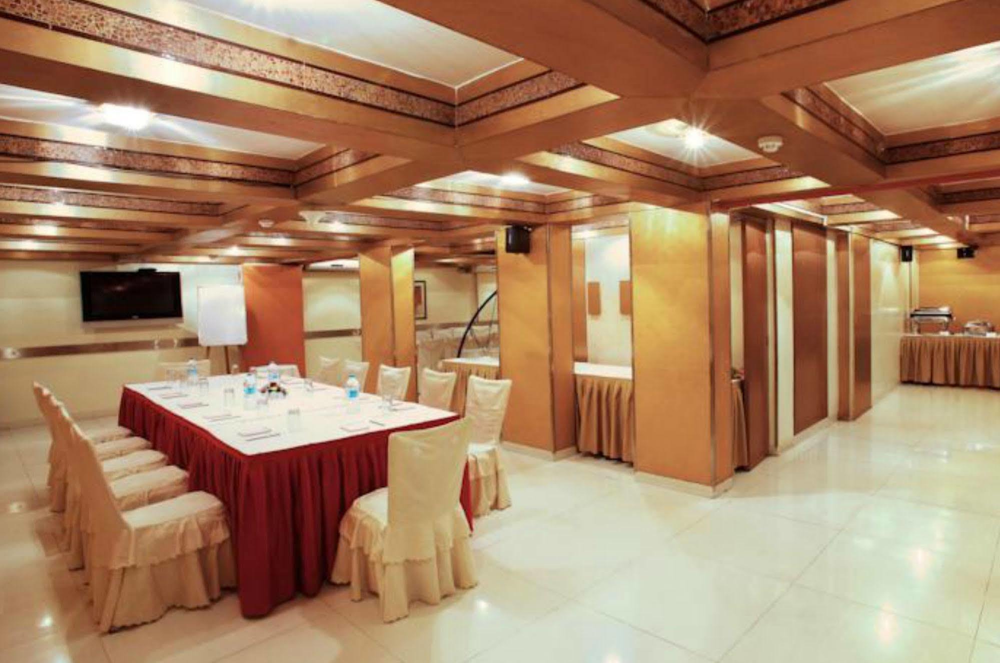 Fabhotel Shubhangan - Nr Bandra Bombaim Exterior foto